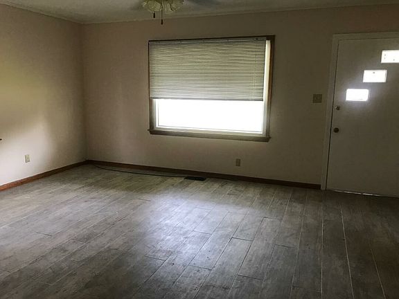 2nd image of 501 W Lee Ave