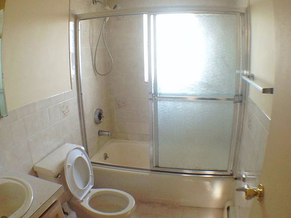 4th image of 2629 E 26th St APT 6
