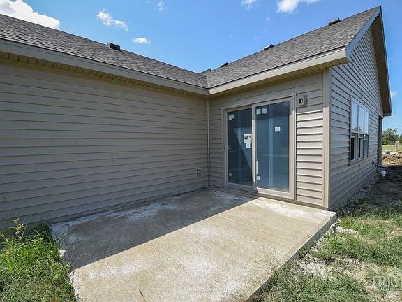 4th image of 110 Saint Andrews Ct