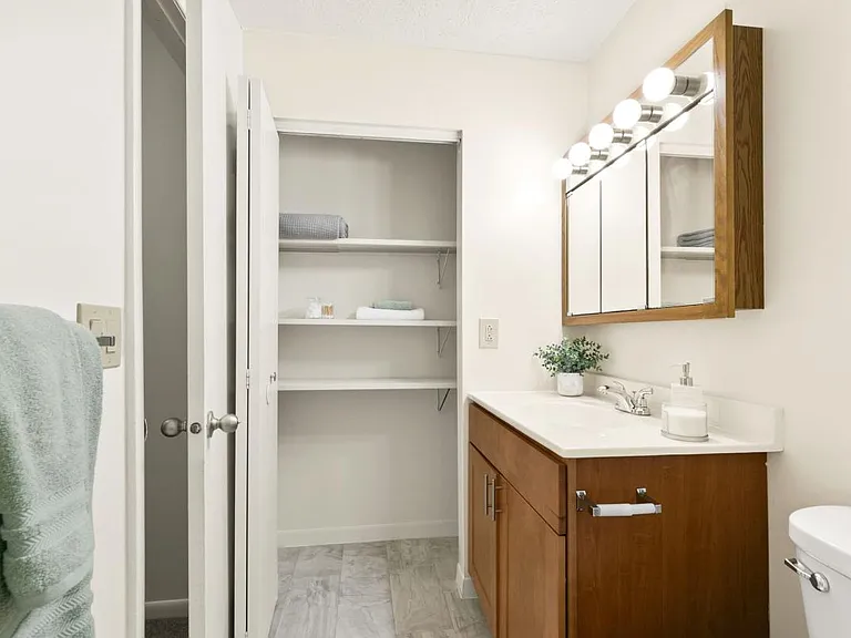 Contemporary Bathroom Style in the 2-Bedroom Floor Plan