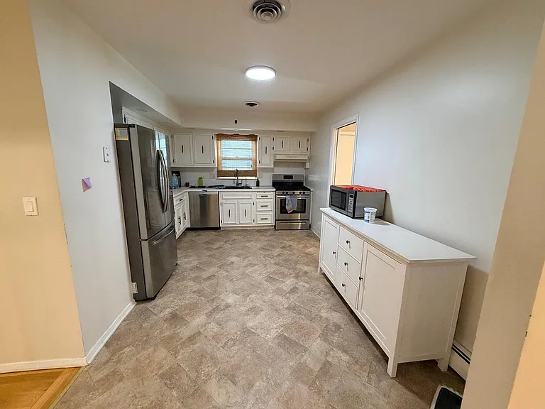 566 Anderson Ave — Photo 6