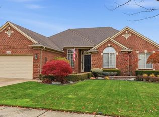 21349 Course Dr, Macomb, MI 48042