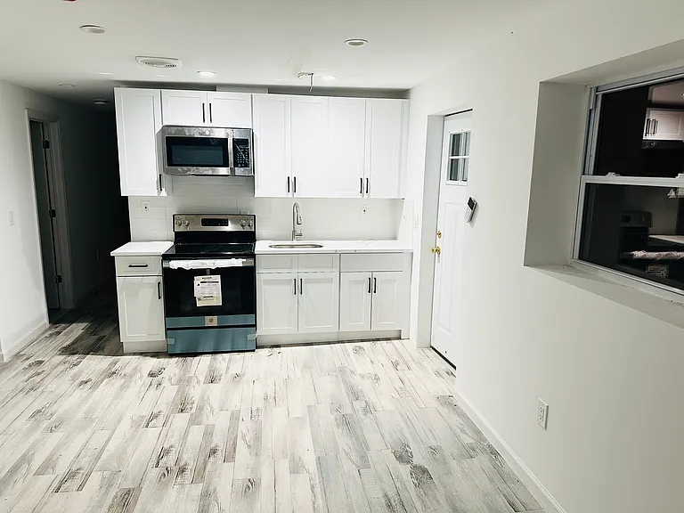 6944 Hillmeyer Ave — Photo 6