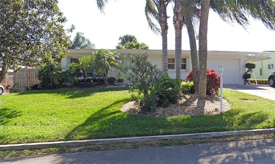 1st image of 2328 NE Center Cir