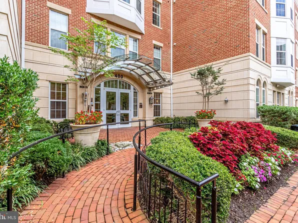 400 Cameron Station Blvd APT 412, Alexandria, VA 22304