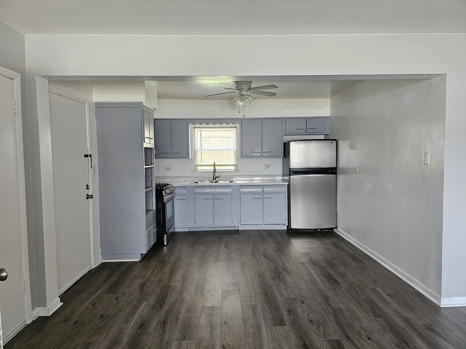2 bed, 700 sqft, $1,550 — Photo 1