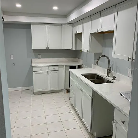 255 Dolphin Point #809 — Photo 3
