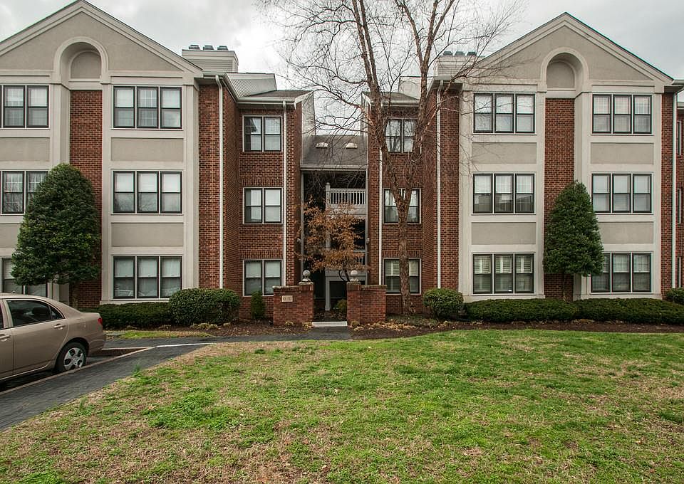 1st image of 102 Ashlawn Ct