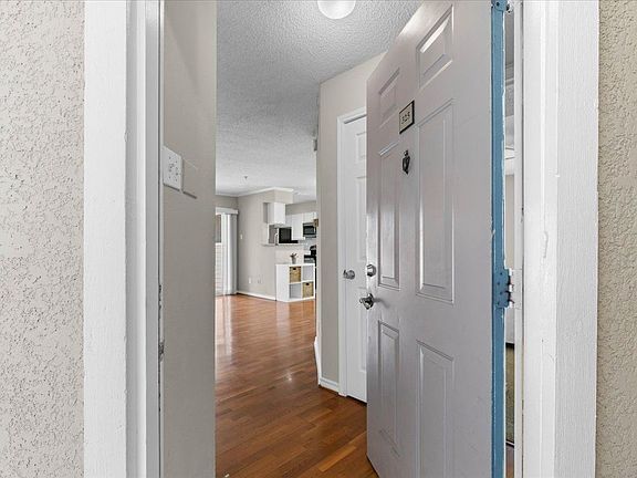 5th image of 1524 Lincoln Way APT 325