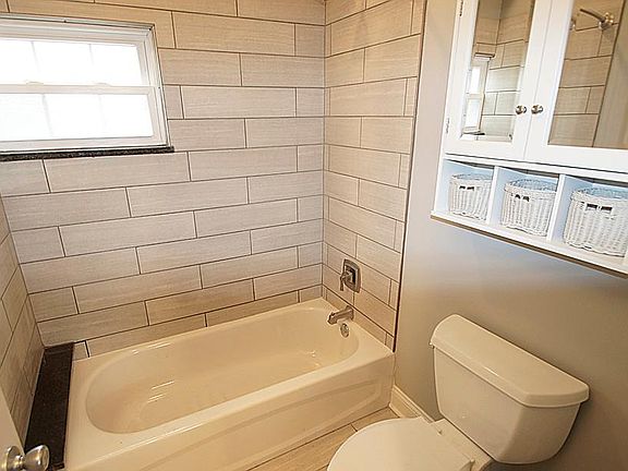 3rd image of 2485 Tremont Ave APT 3