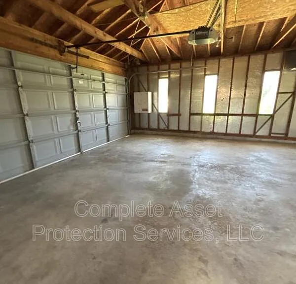 6904 W 85th Pl — Photo 2