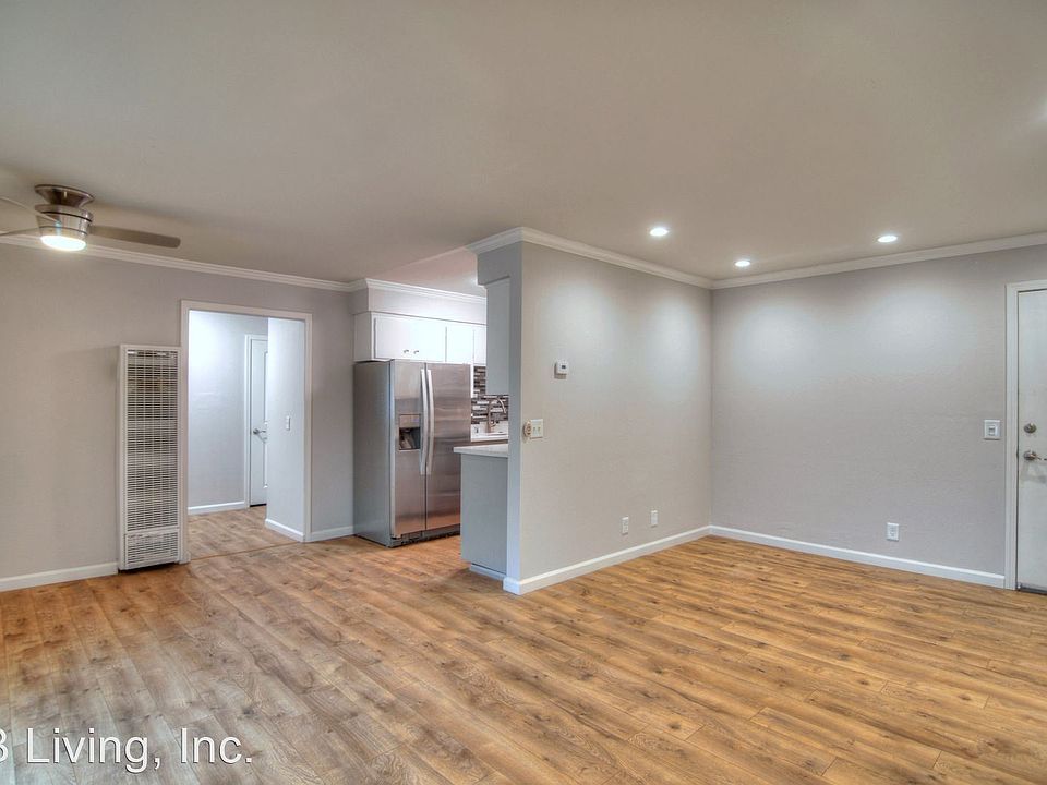 1st image of 284 Tyrella Ave APT 7
