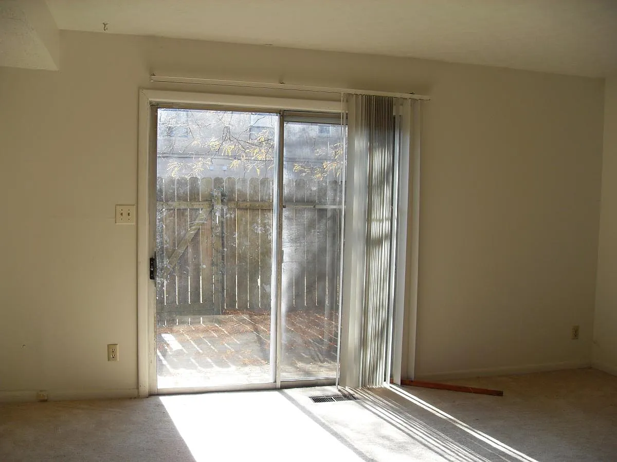 5058 Hibbs Dr — Photo 4