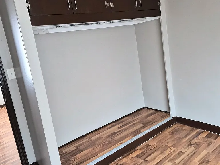 3635 W Montrose Ave #1R — Photo 3