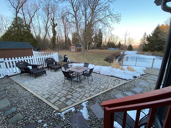 4th image of 229 Hockenbury Rd