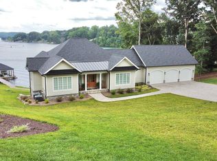 1115 Oakshire Ln, Wirtz, VA 24184