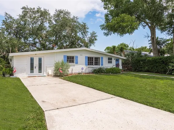 8703 Driftwood Dr, Tampa, FL 33615