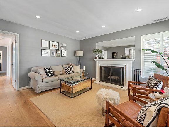 3rd image of 2535 Carson St