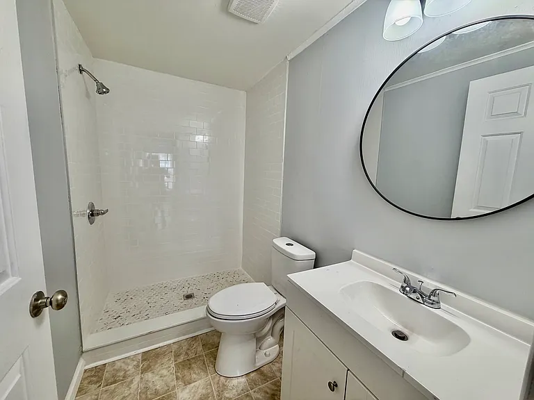 1548 Cornwallis Rd — Photo 9