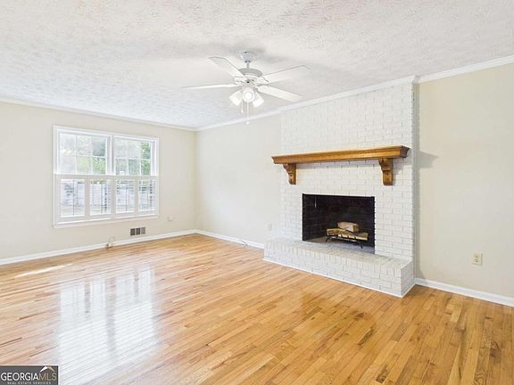 2nd image of 1145 Fieldstone Rd