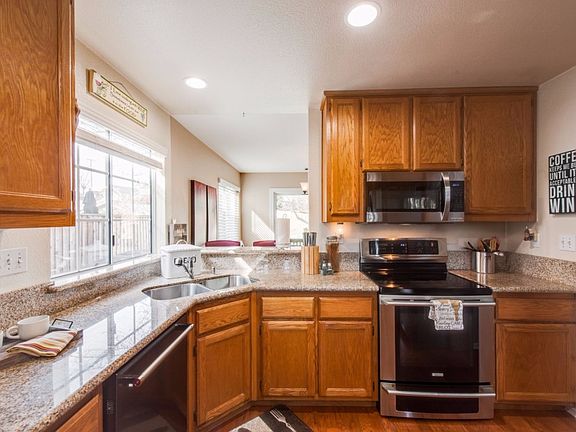 5th image of 817 Parkway Dr