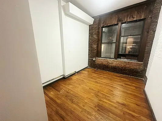 Rented by PocketBroker Inc | media 6