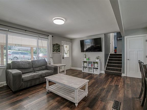 5th image of 224 N 30th St