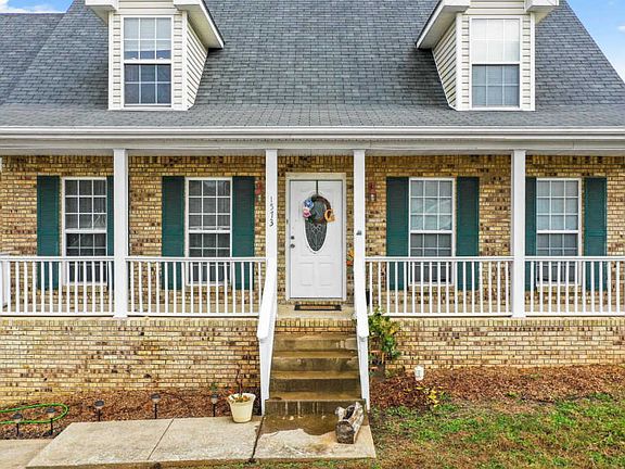 3rd image of 1573 Cedar Springs Cir