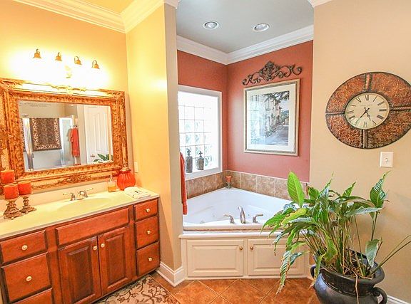 4th image of 4823 Oak Meadow Ct