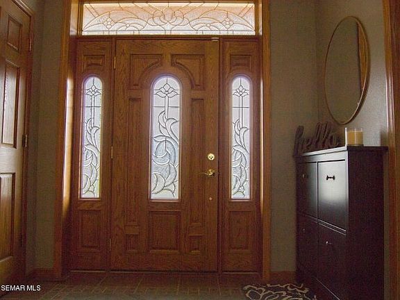 Entry Door (800x533)