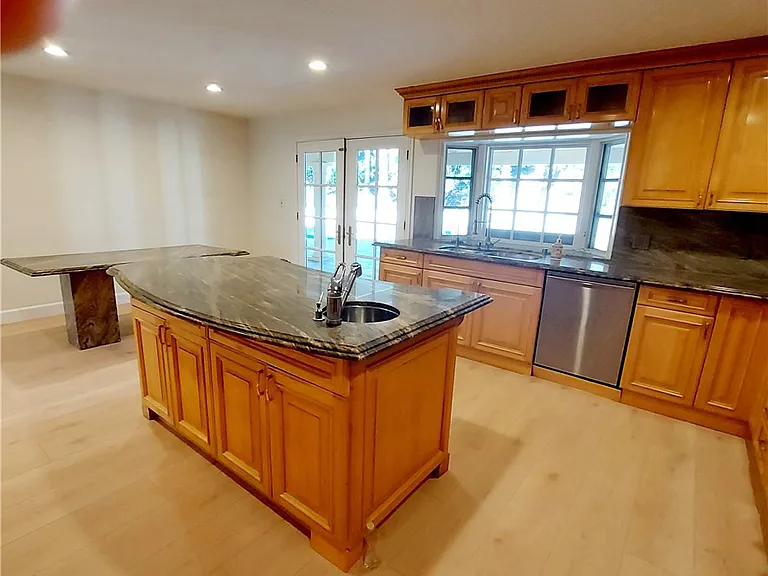 16545 Park Lane Cir — Photo 17