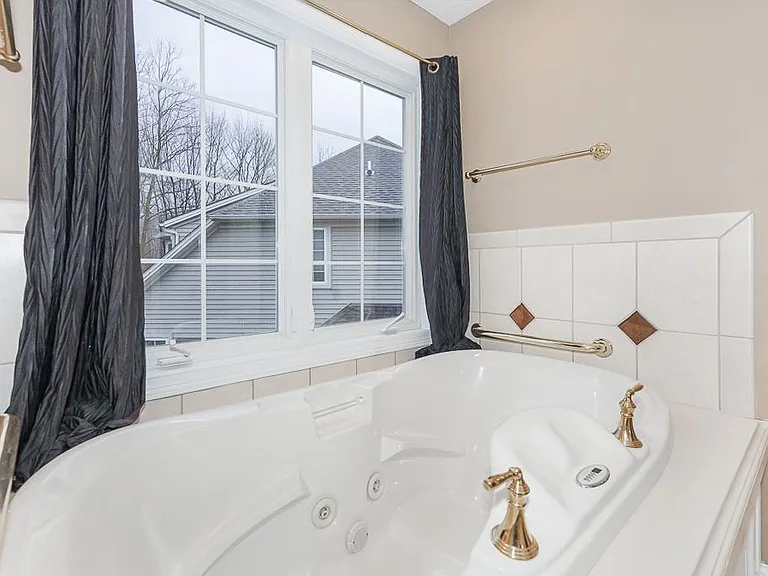 3729 Edgehill Dr — Photo 26