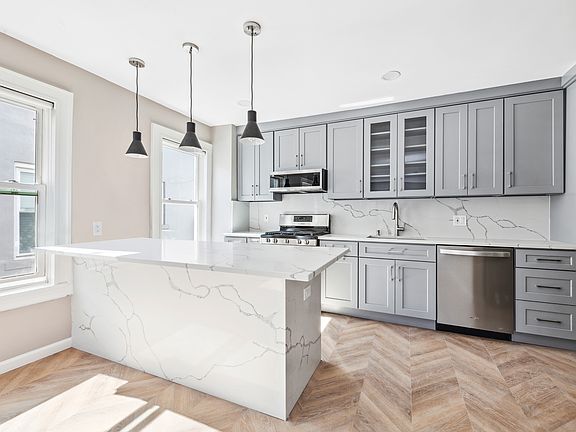 5th image of 24-10 Ditmars Blvd #2