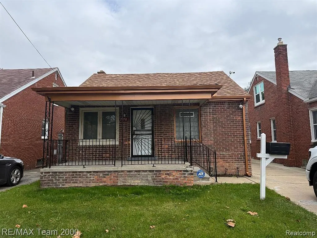 3 bed, 1.5 bath, 1000 sqft, $1,400 — Photo 1