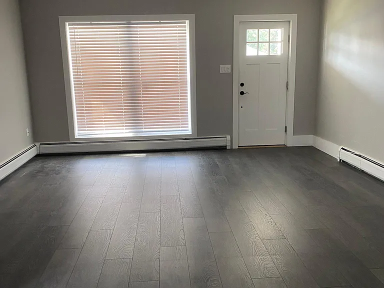 219 Harding St — Photo 4