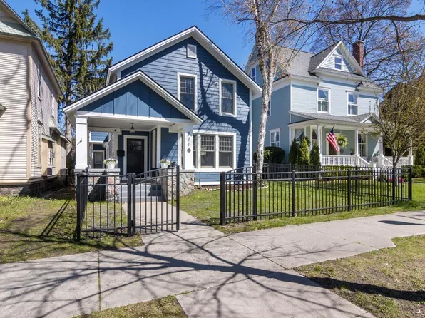 531 Washington St, Traverse City, MI 49686