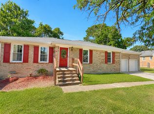 1137 Chatmoss Dr, Virginia Beach, VA 23464