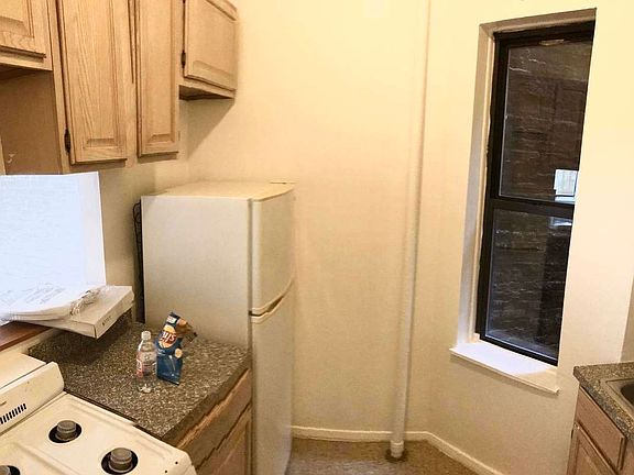 5th image of 171 Avenue C APT 4A