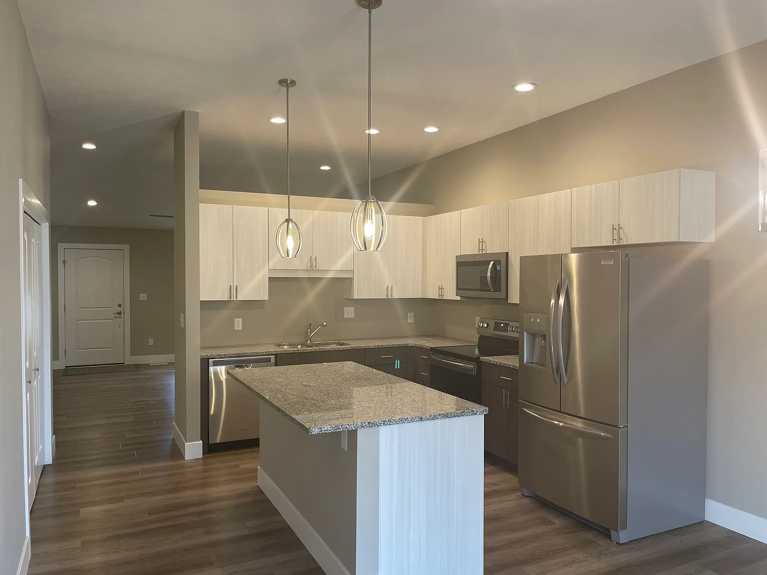 494 Magnolia Dr — Photo 4