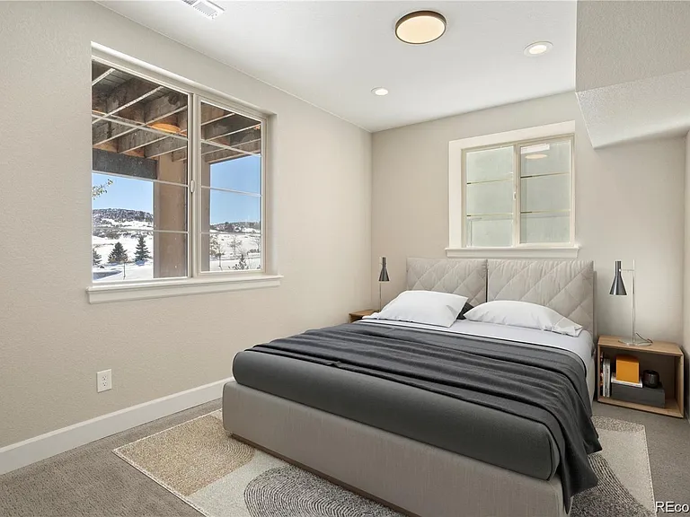 10659 Montecito Dr — Photo 36