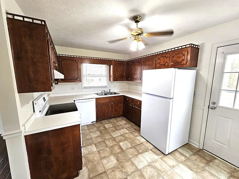 4925 Bear Bluff Rd — Photo 10