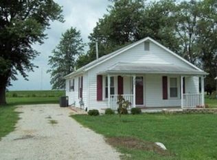 308 N 10th St, Altamont, IL 62411