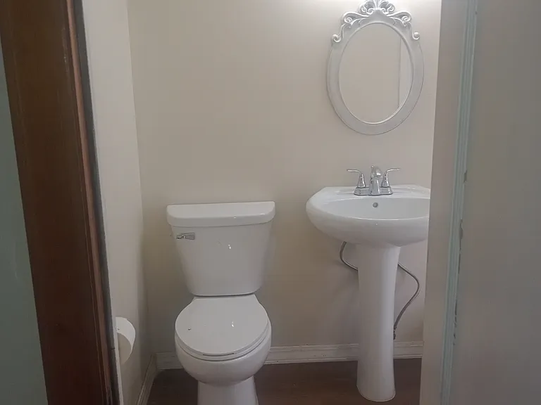950 1/2 N Faulkner Ave #1 — Photo 5