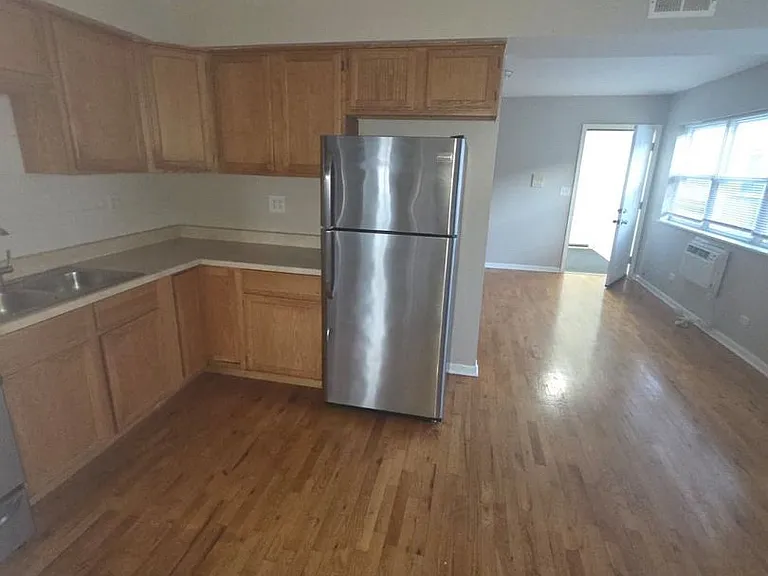 1840-1854 S Fairfield Ave #1W — Photo 3