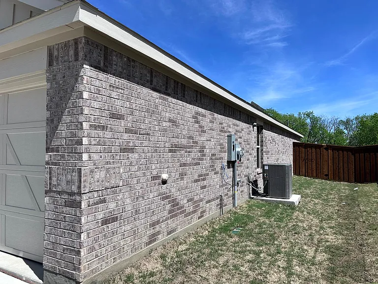 1521 Vattier St — Photo 16