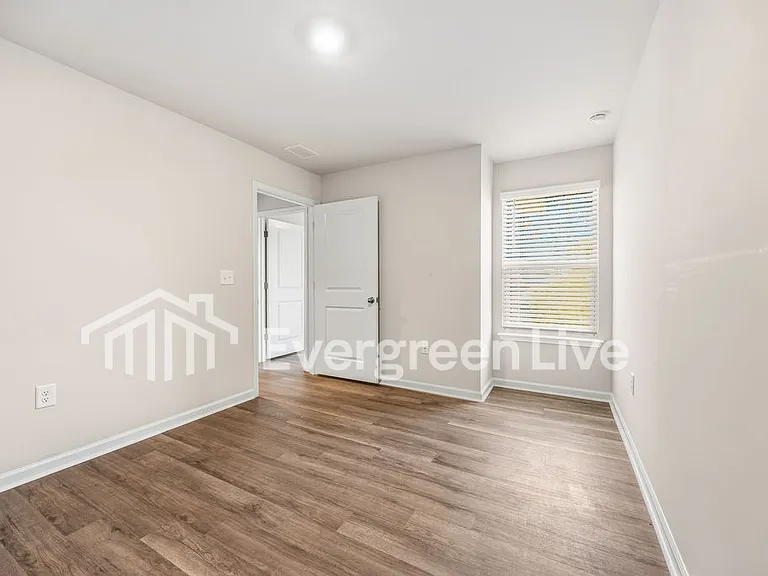 2233 Courtina Way — Photo 14