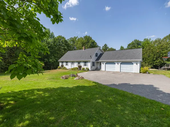 46 Eastern Drive, Wales, ME 04280