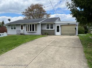 713 Dragon Rd, Clarks Summit, PA 18411