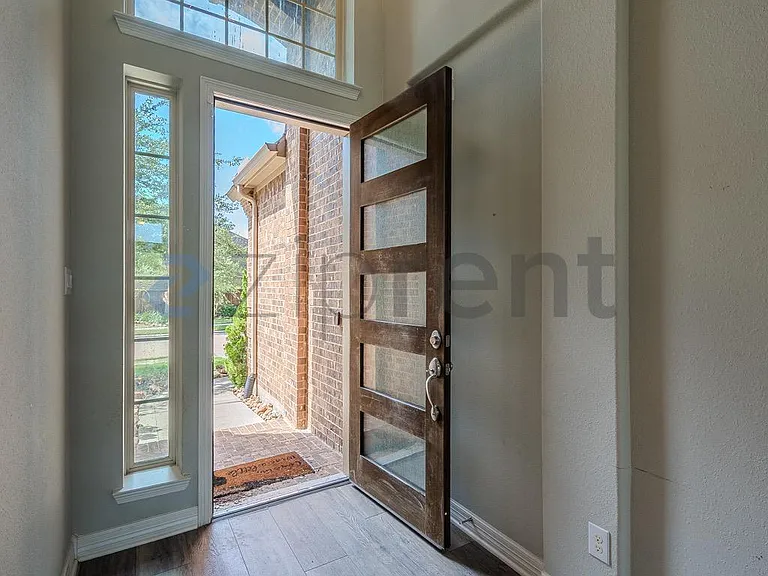 3543 Whitman Dr — Photo 4