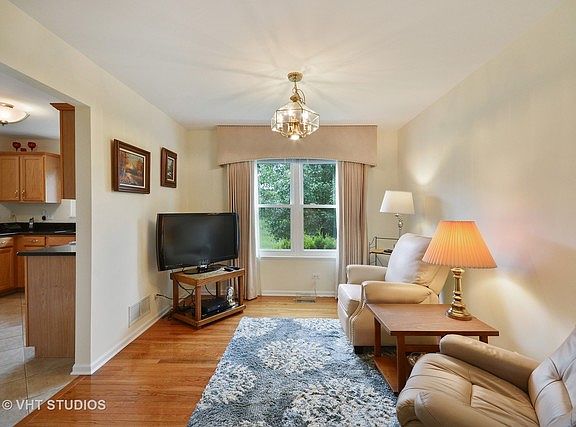 4th image of 614 Lindsay Cir